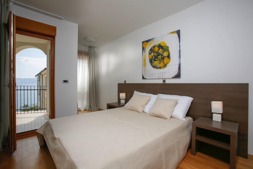 Apartments Poville Residence โปวิเล ภายนอก รูปภาพ