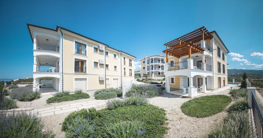 Apartments Poville Residence โปวิเล ภายนอก รูปภาพ