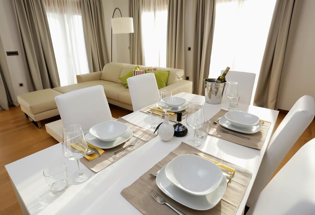 Apartments Poville Residence โปวิเล ภายนอก รูปภาพ