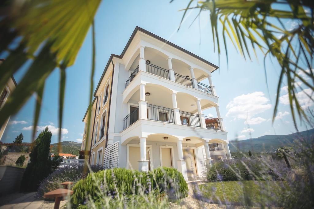 Apartments Poville Residence โปวิเล ภายนอก รูปภาพ